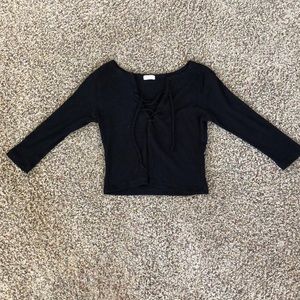 brandy melville 3/4 sleeve top